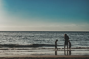 beach, family, sea, ocean, waves, horizon, mother, father, holiday, nature, child