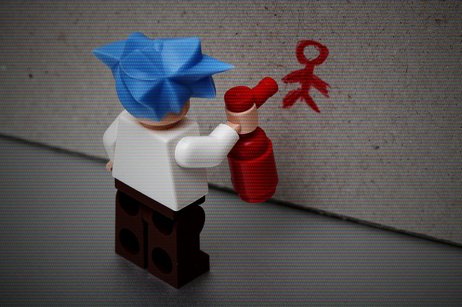 Lego, minifig, sprayer, stickman, beginner level, Canon 100mm, graffiti, wall, toy, art, photography