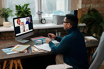 Lehrervideoanruf, Online-Meeting, Heimarbeit, Innenministerium, Computer, Videokonferenz, Studenten, Mann arbeitet, Virtueller Klassenraum, Online-Bildung, Fernunterricht