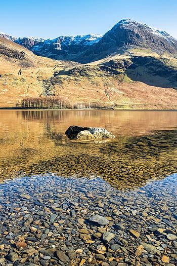 Riflessi di Buttermere, buttermere, Scena di Buttermere, Monti Buttermere, Buttermere Fells, innevate, coperto di neve, i laghi, distretto del Lago, il Parco Nazionale del Lake District, Cumbria
