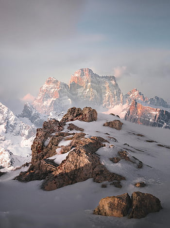 montagna coperta di neve, monte pelmo, dolomiti, paesaggio invernale, Bellezza serena, Peste innevate, vista mozzafiato, scenario alpino, fotografia di montagna, paese delle meraviglie invernale, rocce coperte di neve