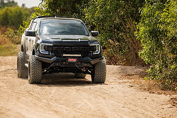 Kamion 4x4, terénní, Černý pickup, drsná stezka, zeleň, Možnosti off-road, terénním vozidlem, venkovní dobrodružství, polní cesta, Pneumatiky nákladních vozidel, navigace