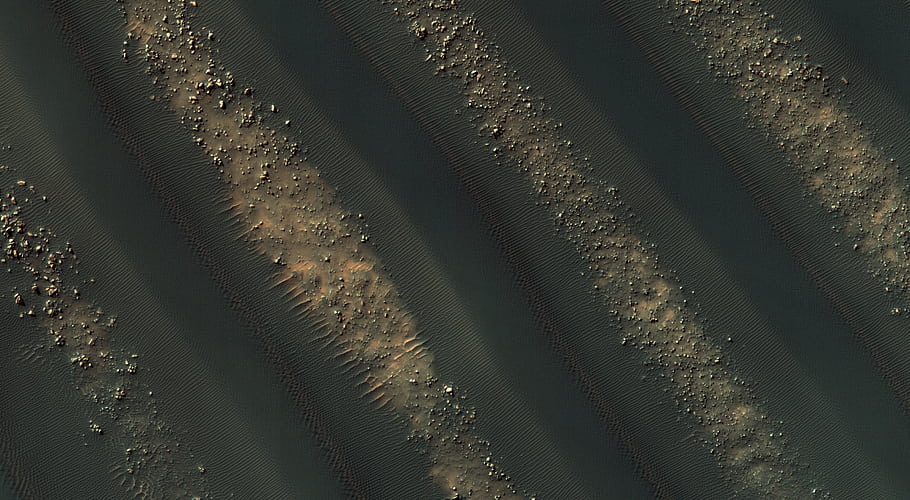 Mars, písečné duny, Noachis Terra, Lineární duny, směry větru, načervenalá skupina, balvany, výšce, univerzitě v arizoně, geologie, krajina
