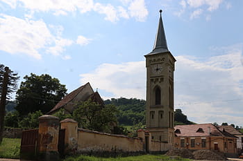 Nemsa, opevněný kostel, zvonice, 15. století, Rumunsko, vesnice, historické architektury, hodinová věž, venkovské scény, zeleň, stavba kostela