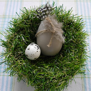 cuib de paste, Paști, ouă