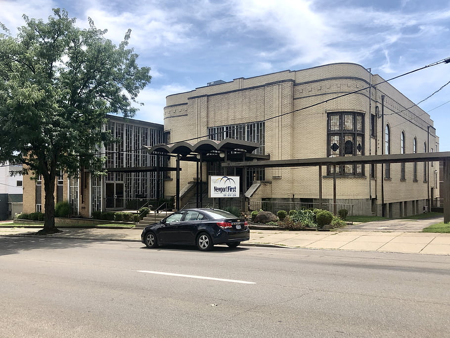 Newport, First Church, Nazarene, Art Moderne, Stripped Classical, York Street, Historic District, National Register, barrel vault, curtain wall, 1939