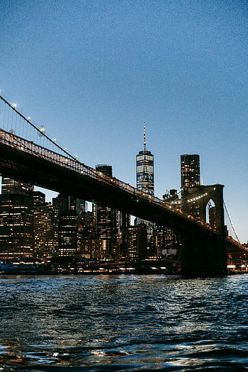 Brooklynský most, New York City, Osvětlené panorama, Pohled na soumraku, visutý most, řeka, noc, panoráma města, městské krajiny, Manhattan, mrakodrapy