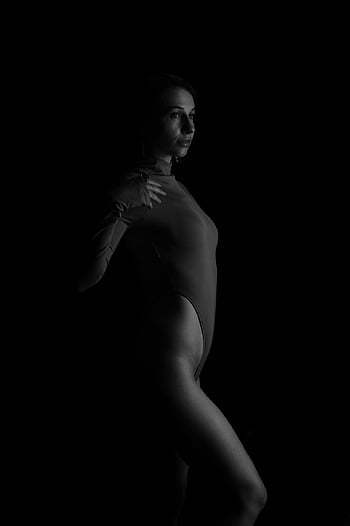 어스름, 모델, 젊은 여성, 여자, 자세, bw, 어두운, 사진 촬영, 검정색과 흰색, 포즈를 취하는, 시각