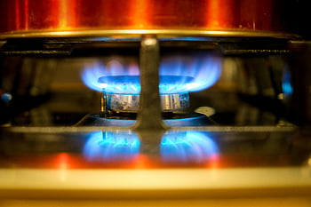 gas stove, blue flame, kitchen heat, cooking, stove burner, close-up, kitchen appliance, gas burner, cooking appliance, kitchen equipment, flame cooking