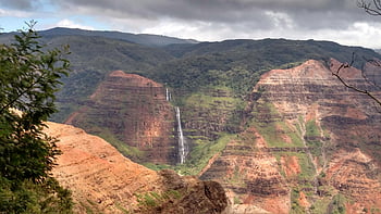 ngarai waimea, pemandangan gunung, langit mendung, air terjun yang mengalir, Bentang alam yang semarak, pemandangan indah, cantik alami, eksplorasi luar ruangan, lanskap hawaii, tujuan perjalanan, fotografi alam
