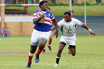 mecz rugby, trawiaste pole, Dynamiczny rugby, umiejętności i praca zespołowa, gracze w akcji, gracze rugby, zielona trawa, akcja sportowa, gra w rugby, Sporty na świeżym powietrzu, Sport drużynowy