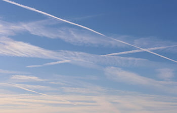 Paradiso, nuvole, scie, l'atmosfera, cielo blu, scie chimiche, inquinamento, sfondo, veleno, eradicazione, cospirazione