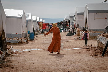 uprchlický tábor, Idlib, Sýrie, každodenní život, vyrovnání, žena chůze, stany, Humanitární krize, přemístění, střední východ, Konfliktní zóna