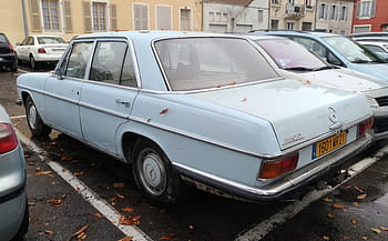 mercedes, 220 D, W115, chalon sur saone, klasik araba, eski model araba, otopark, dikiz, Mavi araba, Avrupa plakası, sonbahar yaprakları