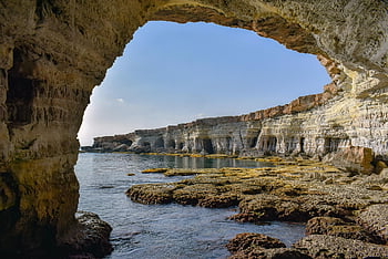pe coasta stâncoasă, peșterile de mare, grotă, eroziune, formare, geologie, peisaj, mare, natură, stâncă, liniștit