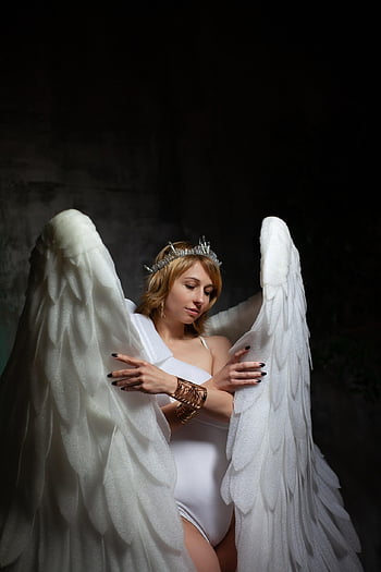 woman, angel, princess, queen, tiara, crown, wings, feathers, diadem, costume, cosplay