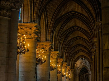 Cattedrale di Notre Dame, archi gotici, Atmosfera a candela, lampadari, pilastri, interno, design intricato, architettura storica, Sito religioso, Parigi, Francia
