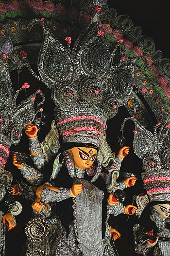 durga puja, บากบาซาร์ ซาร์โบโจนิน, โกลกาตา, รูปเคารพพระแม่ทุรคาที่ประดับอย่างวิจิตร, Durga Idol, เทศกาล Durga Puja, เทศกาลกัลกัตตา, เทศกาลอินเดีย, พระแม่ทุรคาในระยะใกล้, เครื่องประดับตกแต่งพระแม่ทุรคา, รูปปั้นทุรคา
