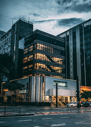 şehir bloğu, aydınlatılmış mağaza, Modern mimari, bulutlu gökyüzü, gece görüşü, yüksek katlı bina, kentsel sahne, sokak Görünümü, akşam şehir manzarası, ticari bina, şehir Işıkları
