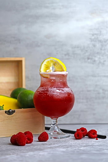 minuman kocok raspberry, irisan lemon, gelas bening, smoothie raspberry yang menyegarkan, hiasan lemon, suguhan menyegarkan, minuman raspberry, hiasan irisan lemon, gelas kaca bening, smoothie raspberry, minuman irisan lemon