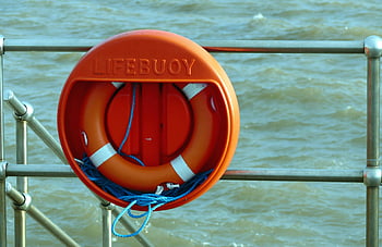 Orange Lifebuoy, kovové zábradlí, bezpečnost, pobřeží, jasně oranžová, případ Lifebuoy, moře, záchranné vybavení, námořní bezpečnosti, nouzové vybavení, bezpečnost vody