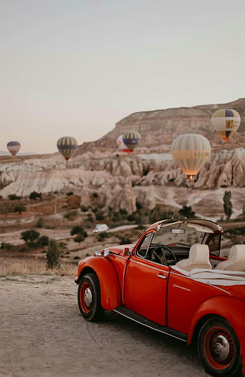 kırmızı üstü açık araba, sıcak hava balonları, kapadokya, klasik araba, eşsiz manzara, park etmiş araba, seyahat hedefi, doğal görünüm, eski model araba, açık macera, balon festivali
