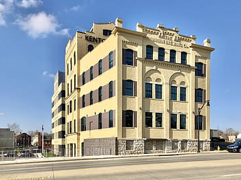 Old Bavarian Brewery, Westside, Covington, Kentucky, historic building, yellow facade, arched windows, street view, urban architecture, brick structure, streetlamp
