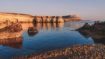 pe coasta stâncoasă, peșterile de mare, grotă, eroziune, formare, geologie, peisaj, mare, natură, stâncă, liniștit