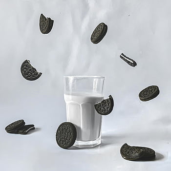 sklenice mléka, oreos, detailní záběr, Umělecký výstřel, bílé pozadí, cookies, mléčné sklo, pozastaveno Oreos, fotografování potravin, Svačina, dezert
