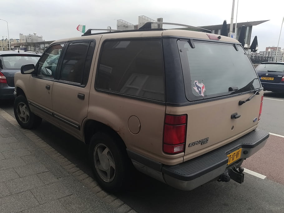 Ford Explorer, Xlt, v6, 4.0, 158 CV, l'Aia, suv, retrovisore, parcheggiata, strada, targa