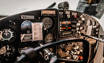 Cessna 150, kokpit enstrümanları, havacılık elektroniği, Uçak Kontrolleri, gösterge paneli, hafif uçuş aracı, havaalanı, kapatmak, pilot kabini, aviyonik panel, uçak kontrol paneli