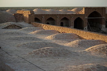 Deyre Gachin Caravansary、 観光の名所、 イラン、 コム州、 イランの建築、 建築、 カビル国立公園、 サーサーン朝の建築、 サファヴィー朝の建築、 セルジューク建築、 建築の