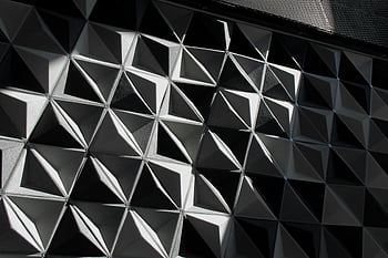 Černý a bílý, geometrický vzor, moderní architektura, trojúhelníkové tvary, Architektonická zeď, černobílé fotografie, geometrický design, černobílý, abstraktní vzor, moderní design, architektonický detail