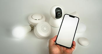 inteligentní domácí zařízení, obrazovka mobilního telefonu, automatizace, bezpečnostní, Inteligentní automatizace domů, Inteligentní bezpečnost domácnosti, Chytrá zařízení, ovládání chytrým telefonem, Inteligentní domácí technologie, maketa chytré domácnosti, přehlídka chytré domácnosti