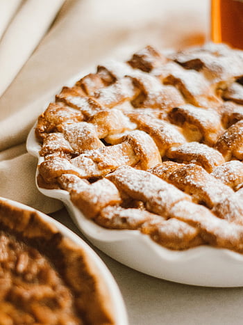 homemade pies, apple pie, lattice crust, sweet dessert, close-up, powdered sugar, baked goods, dessert recipes, homemade baking, pie crust, delicious pie