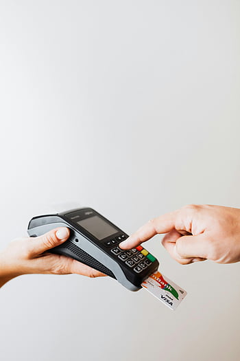 Bezhotovostní transakce, platební terminál, Pos terminál, platba kartou, detail, klávesnice, stisknutí člověka, Visa karta, Bezhotovostní platba, finanční transakce, Bezkontaktní platba