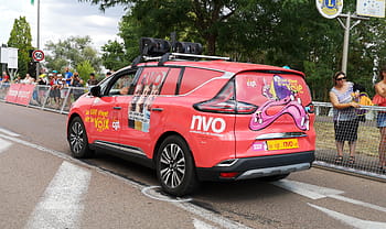 Tour de France, caravane, CGT, Chalon sur Saone, 2019, red car, event vehicle, crowd, road, advertising, France