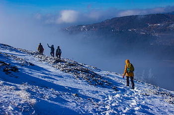 hiking, winter, mountain, fog, snow, people, hikers, trekking, nature, walk, peak