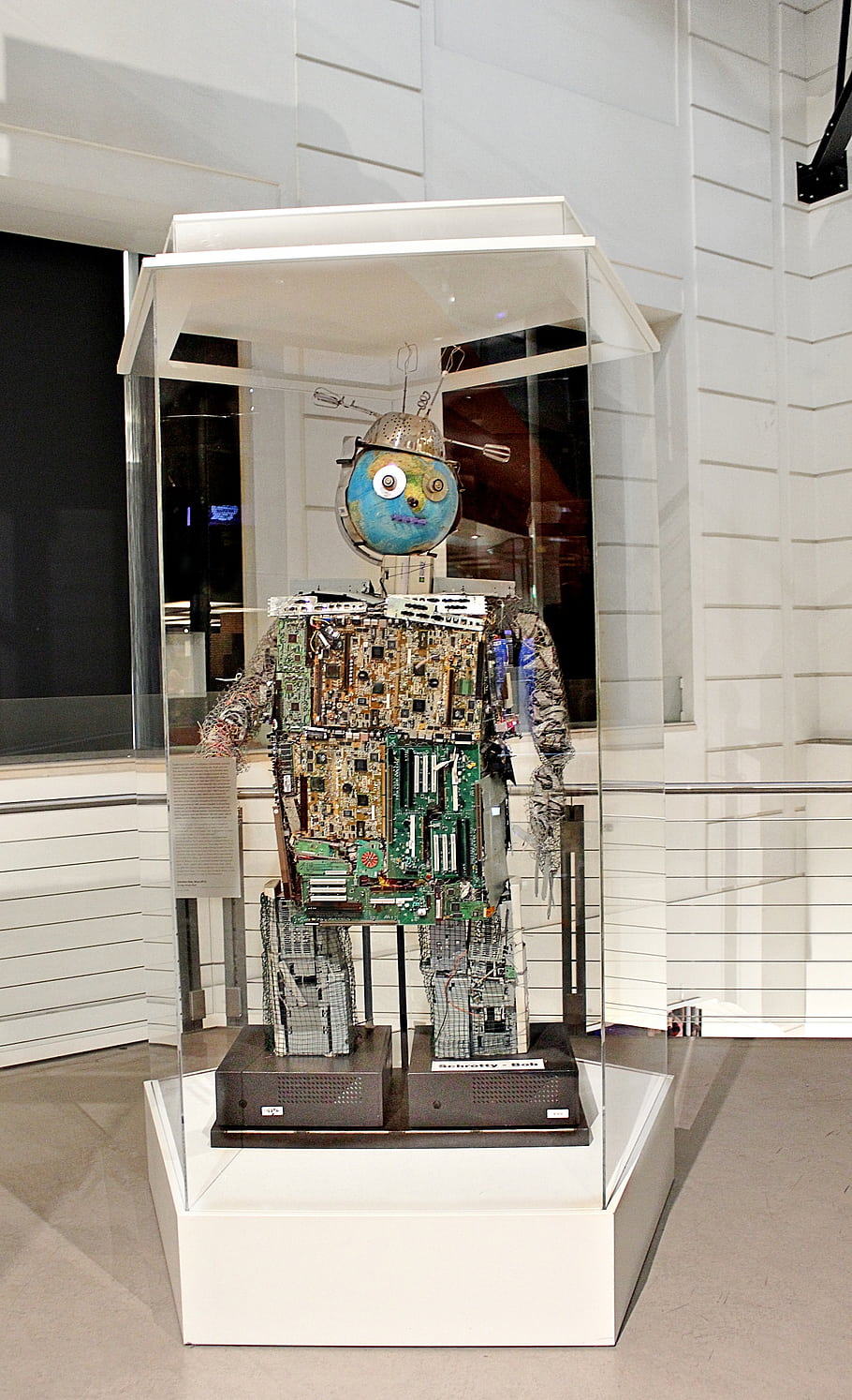 Robot, creativity, students, Museum, Vienna, Austria, December, 30, 2023, technology, art