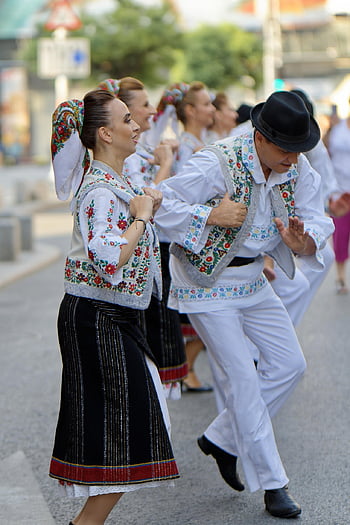lidé, tanečníci, párů, kostýmy, folklór, ulice, městský, zábava, hudební