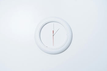 orologio bianco, muro bianco, Orologio minimalista, mani rosse, Mani bianche, sfondo chiaro, Orologio semplice, orologio da parete, design minimalista, orologio moderno, Minimalista bianco
