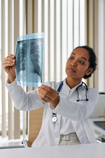 doctor, x-ray, chest x-ray, diagnosis, clinical setting, medical professional, stethoscope, healthcare, medical examination, radiography, medical image