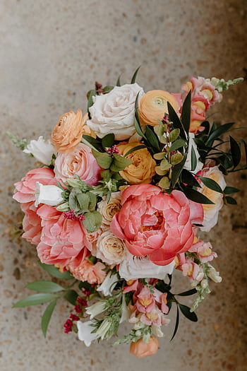bridal bouquet, pink and white roses, peonies, soft pastel colors, floral arrangement, wedding flowers, greenery, romantic bouquet, elegant bouquet, pastel bouquet, floral design