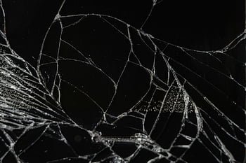 rozbité zrcadlo, rozbité sklo, detailní fotografie, Jemné fragmenty, skleněné vzory, zrcadlové střepy, popraskané sklo, Zrcadlová textura, Skleněné detaily, Zrcadlové detaily, Skleněné trhliny