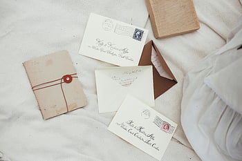 Vintage pohlednice, staré obálky, Retro známky, texturou tkaniny, ploché ležel, Vintage dopisy, Vintage pošta, starožitné obálky, Vintage papírnictví, Vintage korespondence, Vintage poštovné