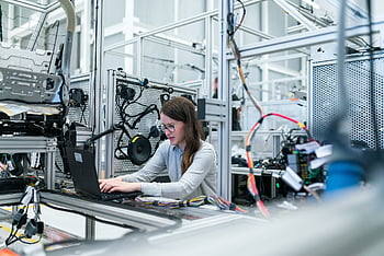 inženýr, inženýrství, elektroinženýr, elektrotechnika, dílna, továrna, počítač, laptop, vozy, automobil, automobilového průmyslu