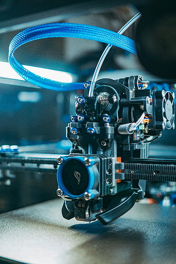 3Dプリンタ、 閉じる、 機械部品、 現代の技術、 屋内、 詳細なビュー、 先端技術、 機能している、 青いホース、 プリンターコンポーネント、 産業機器