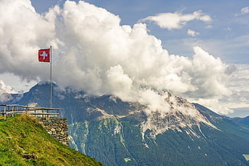 山岳、 スイス国旗、 雲、 高山、 空、 自然、 エンガディン、 グラウビュンデン、 スイス、 風景