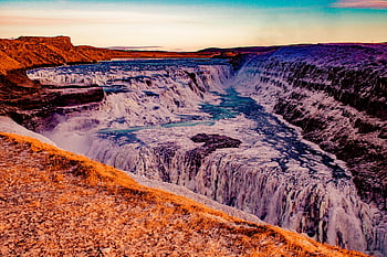 Cachoeira de Gullfoss, terreno islandês, paisagem acidentada, vista deslumbrante, cachoeiras da montanha, beleza natural, natureza da islândia, água em cascata, vista panorâmica, cenário ao ar livre, Destino de viagem