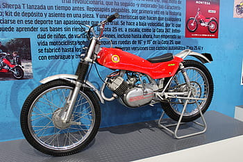 Montesa Cota/25, 1971-1982, Spanish motorcycle, children's bike, automatic transmission, two-speed, Monocilindrico engine, 48.7cc, red color, display model, vintage bike